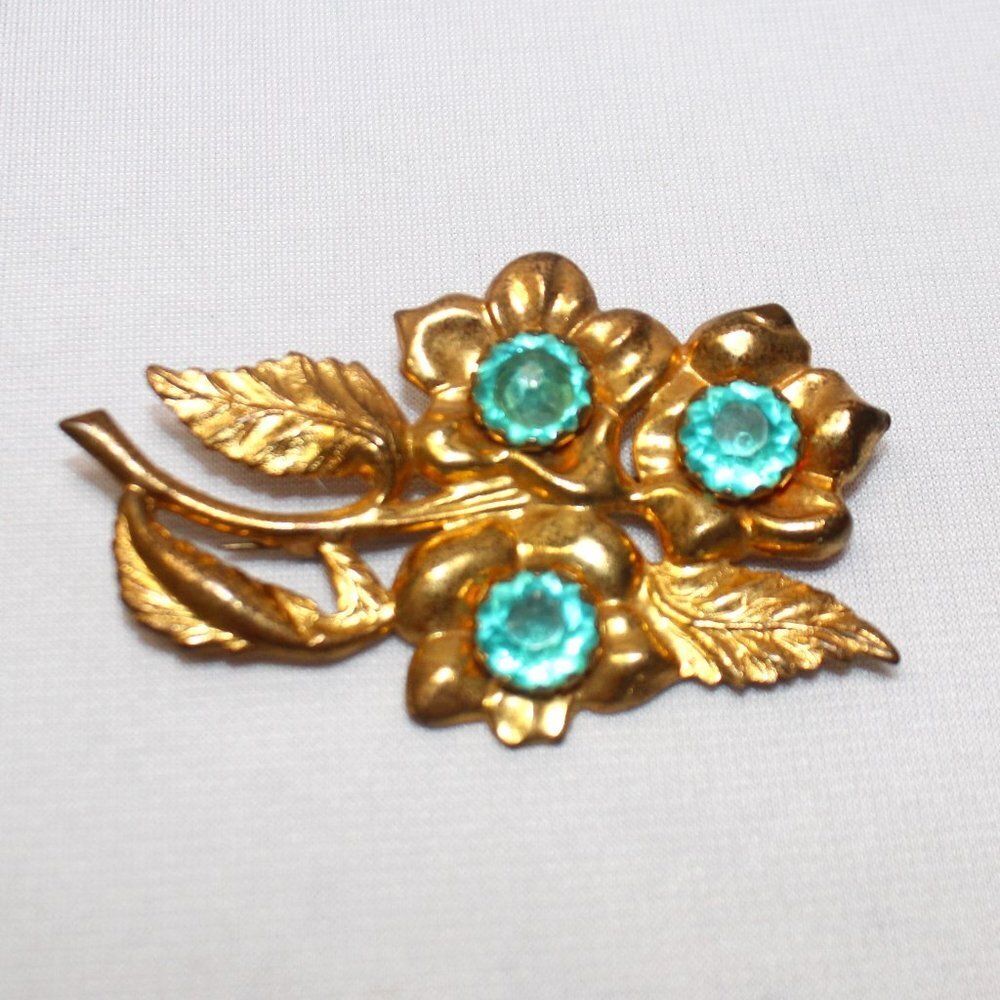Vintage Pot Metal Brooch Goldtone Flowers and Aquamarine Crystals